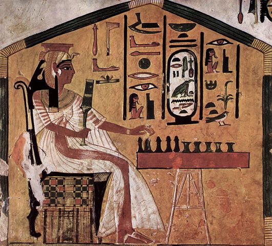 Nefertari che gioca a Senet. Fotografia di Maler Der Grabkammer Der Nefertari, fonte wikipedia.